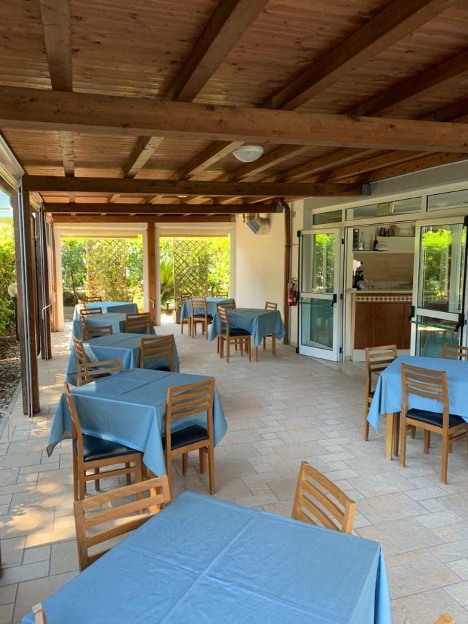 Hotel Mare Azzurro Terracina Exterior foto